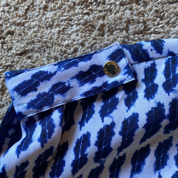 Michael Kors top. Great details fun pattern! - Picture 3 of 4